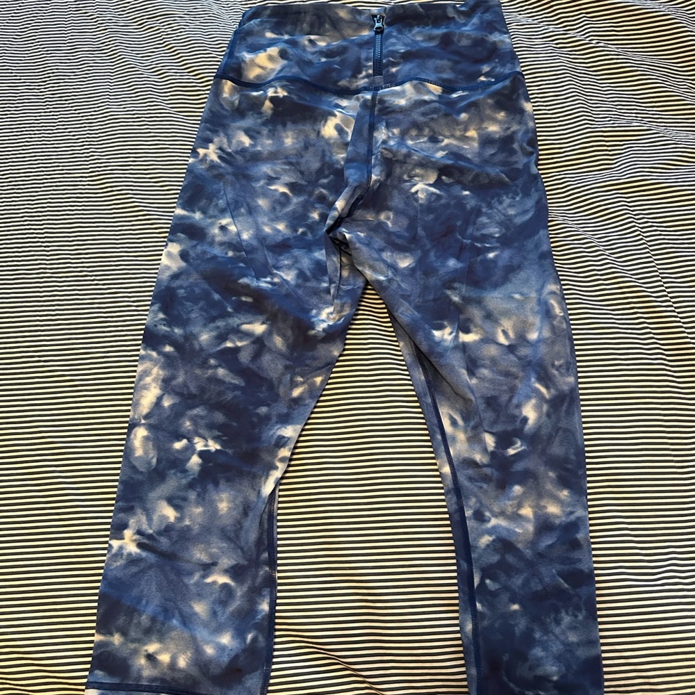 Lululemon, women 10, water crop leggings